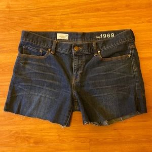 GAP Sexy Boyfriend Shorts - size 28, great condition, dark wash